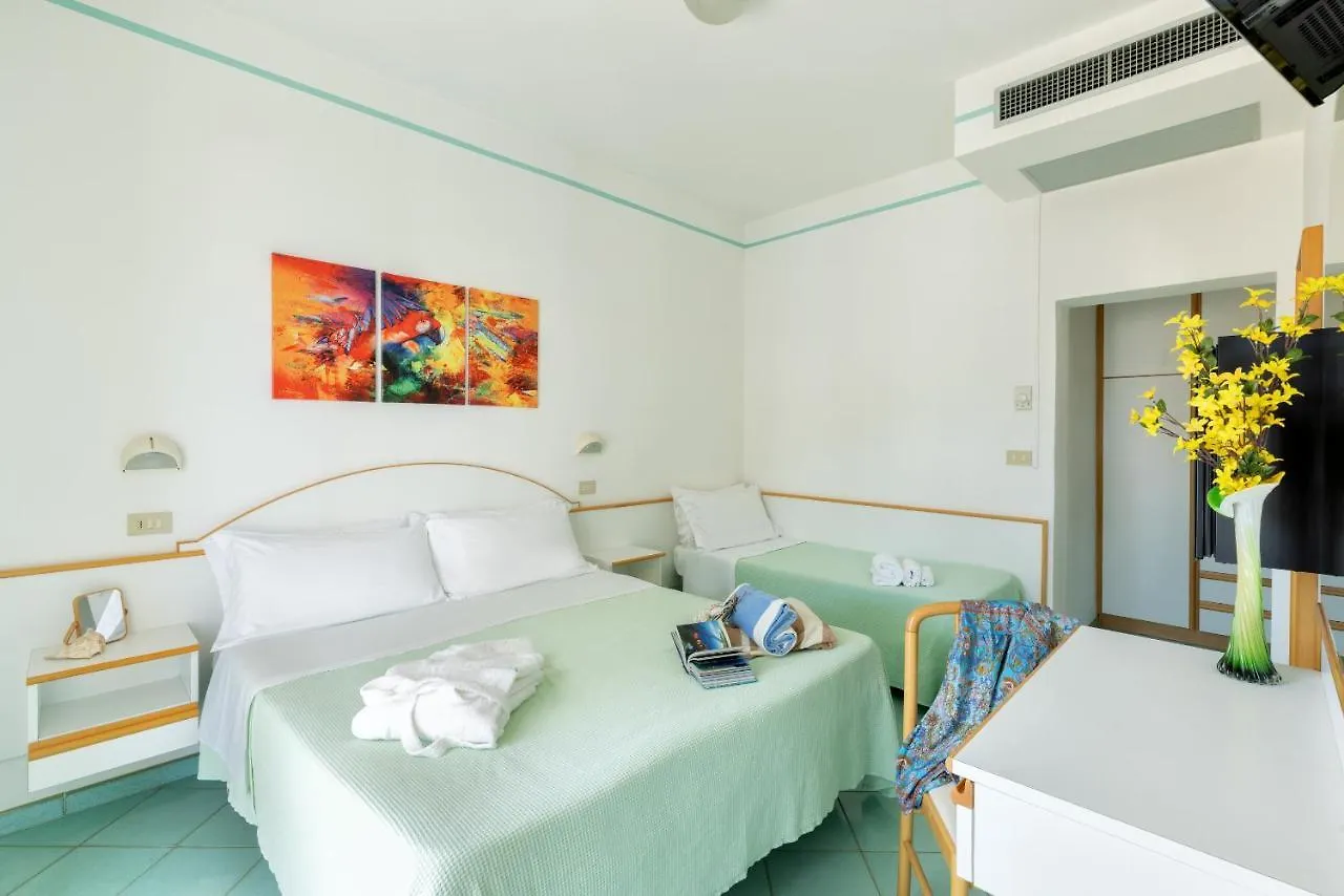 Hotel Caprice B&B - In Centro A Riccione 3*,