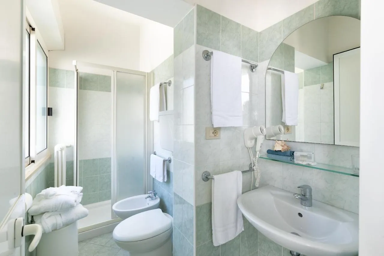 Hotel Caprice B&B - In Centro A Riccione