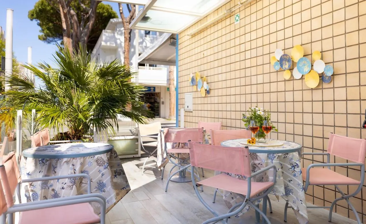 ***  Hotel Caprice B&B - In Centro A Riccione Italy
