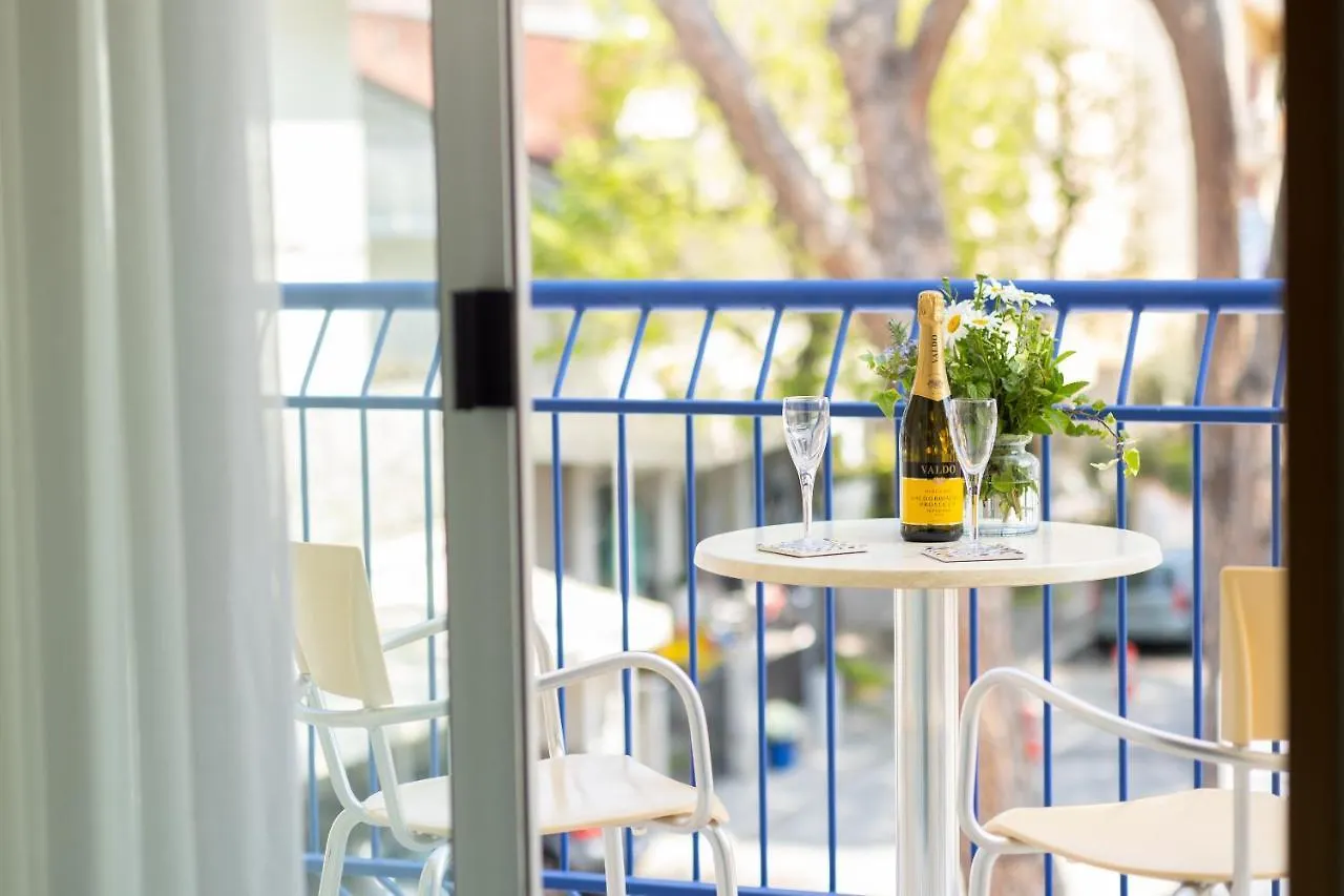 Hotel Caprice B&B - In Centro A Riccione