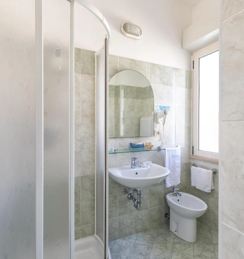 Hotel Caprice B&B - In Centro A Riccione 3*,